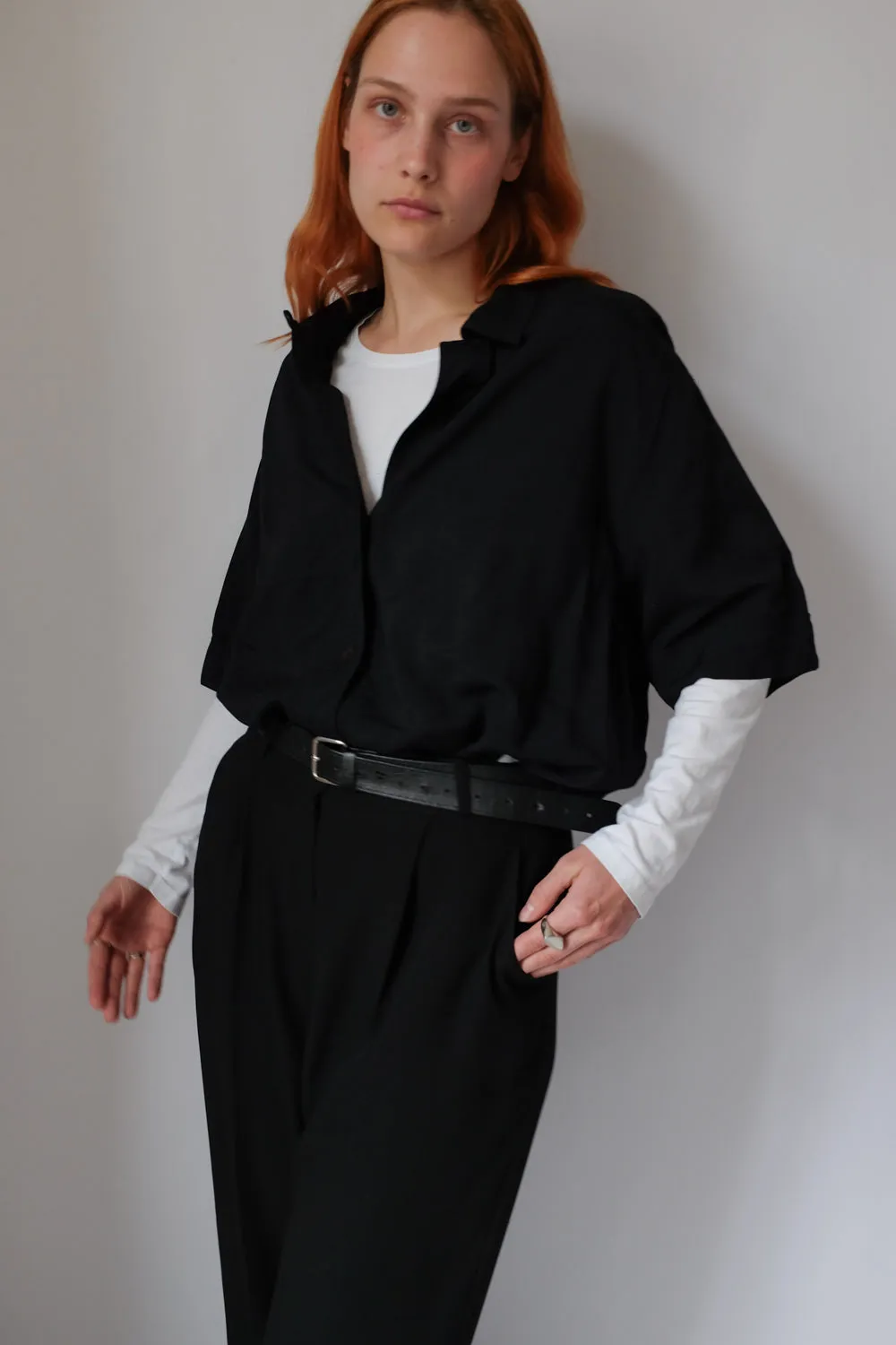 BLACK SHORT ARM OVERSIZE SHIRT