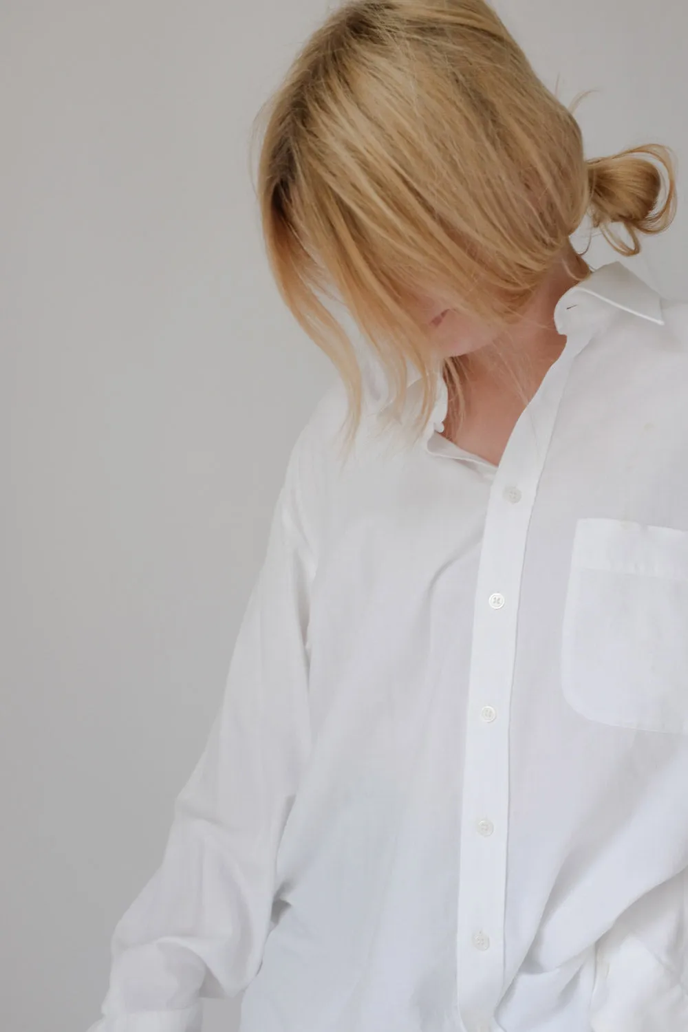 CLASSY VINTAGE WHITE OVERSIZE SHIRT