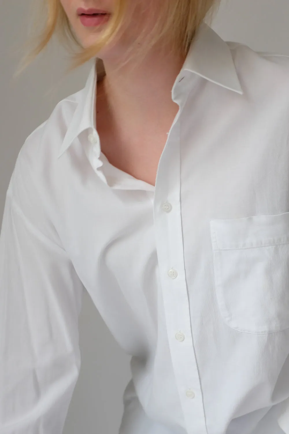 CLASSY VINTAGE WHITE OVERSIZE SHIRT