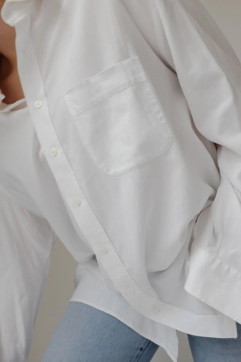 CLASSY VINTAGE WHITE OVERSIZE SHIRT