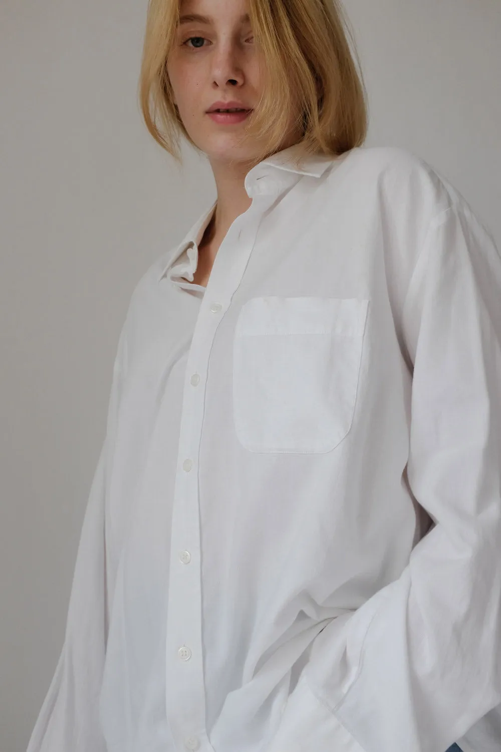 CLASSY VINTAGE WHITE OVERSIZE SHIRT