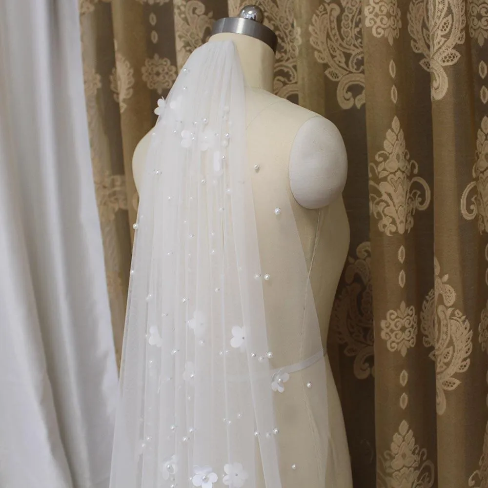 Exquisite Pearl Bridal Veil with Comb