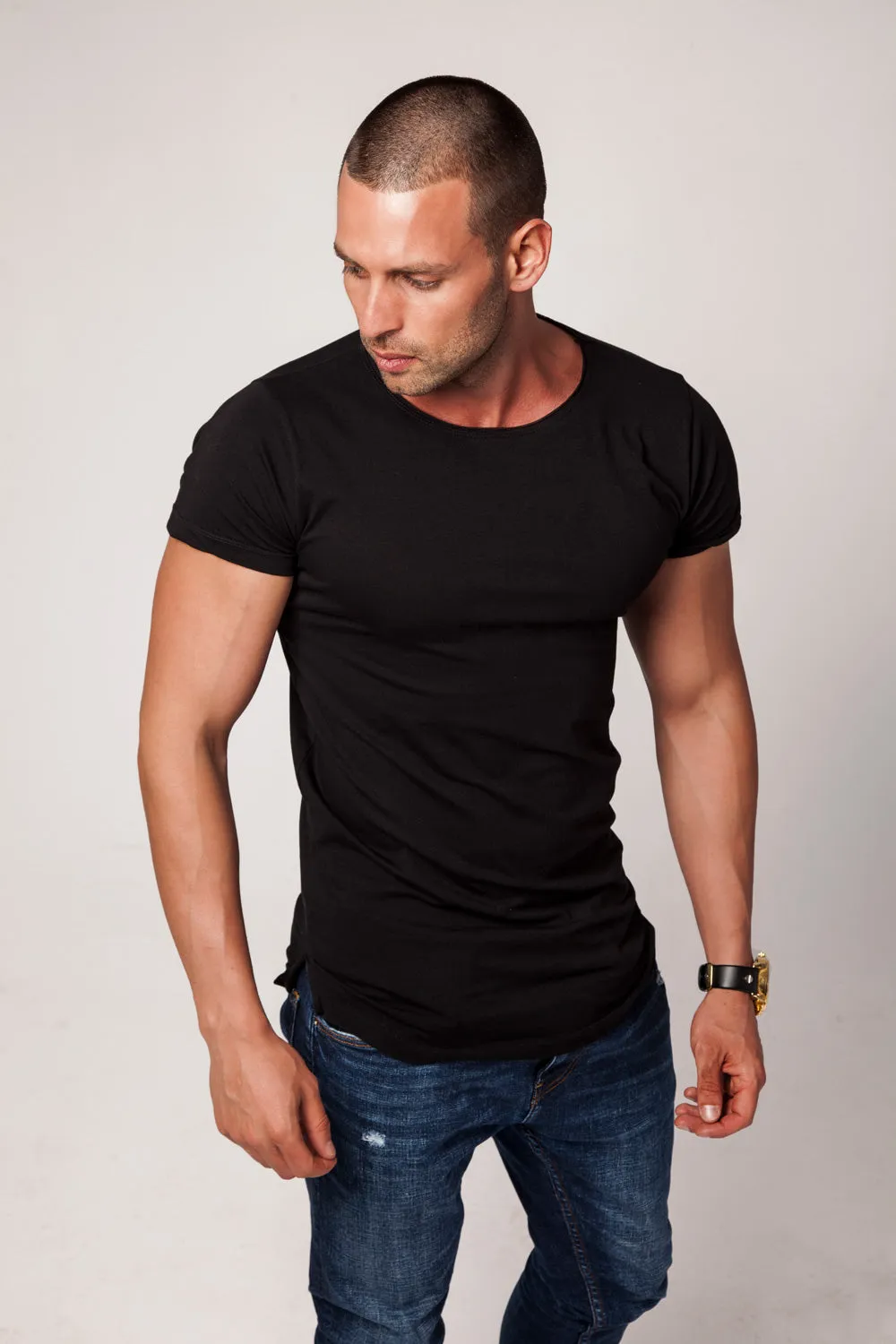 Men's Round Neck Black T-shirt Long Fit